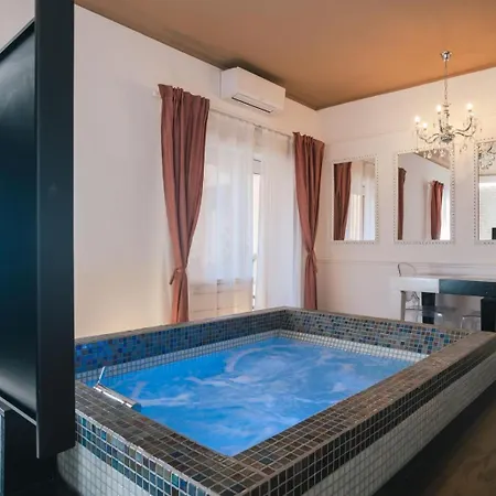 Suitefrattini Degli Eroi 4* Řím