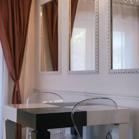 Suitefrattini Degli Eroi Pensionat 4*