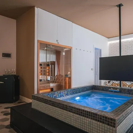 Suitefrattini Degli Eroi Pensionat