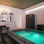 Suitefrattini Degli Eroi Pensionat 4*